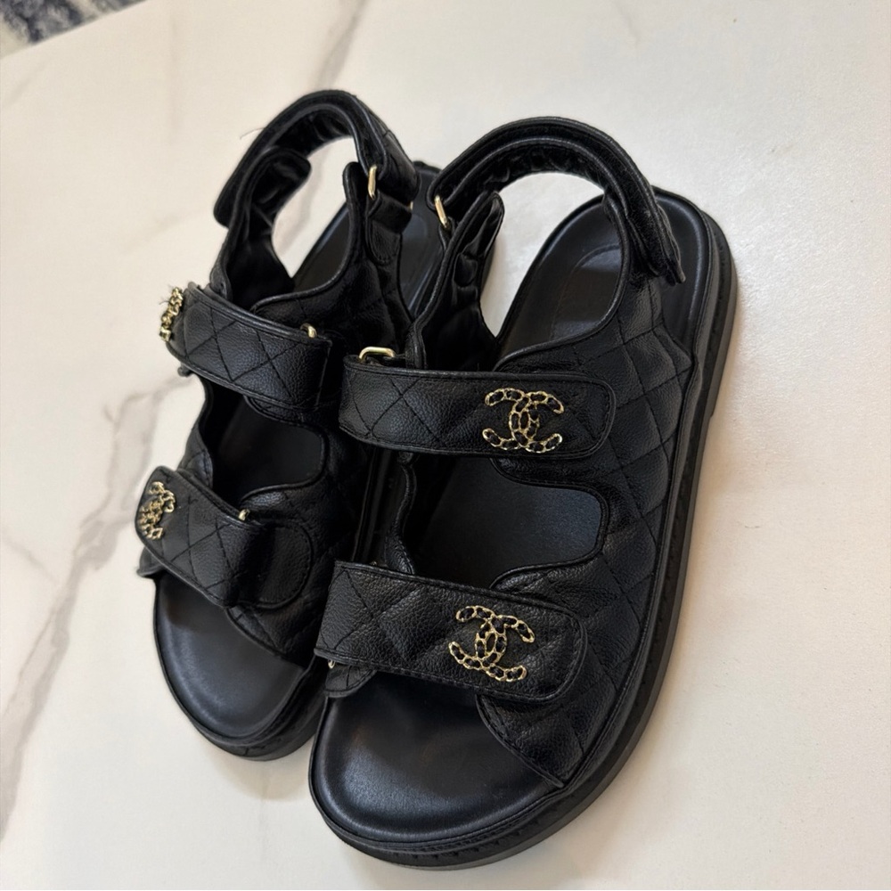 CHANEL Black Quilted Leather CC Logo Sandals with Gold Hardware - Picture 2 of 9